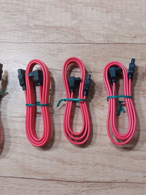 SATA cables 0.50 cm like new, 7 pieces with 90-degree angle