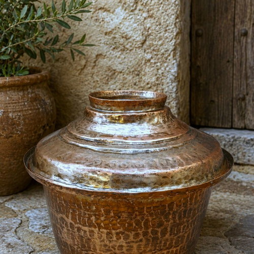 Μπακιρένιο σφυρήλατο καζανάκι με καπάκι σαν καινούργιο, χειροποίητο, διακοσμητικό
