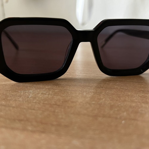 Bluesky sunglasses like new, black