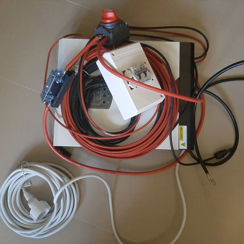 Photovoltaic system new with 3 panels 245W and battery