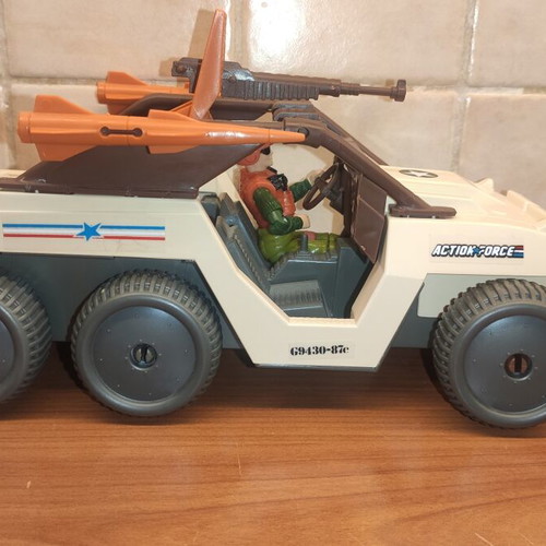 GI Joe Desert Fox and Driver Skidmark 1988 toy set like new