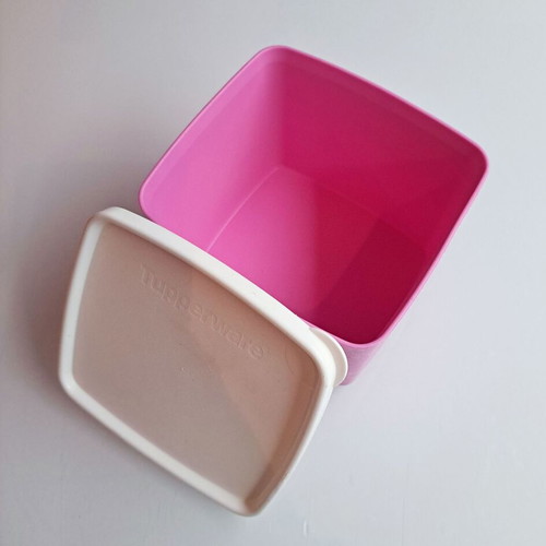 Tupperware Freezer - Safe 800ml like new, pink