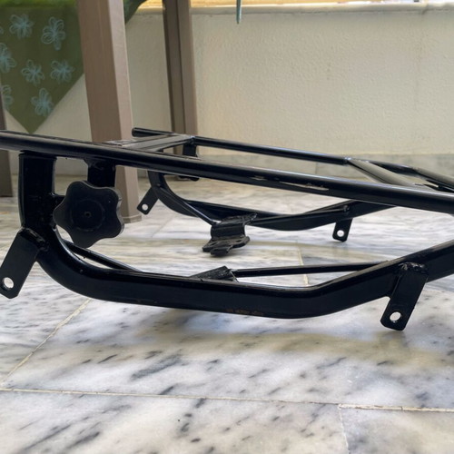 Delivery rack used with tilt mechanism and free anti-theft locks