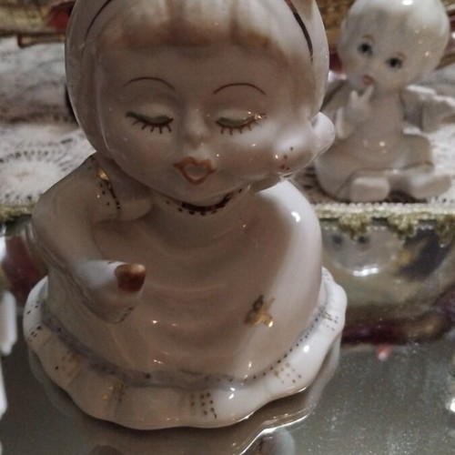 Vintage porcelain figurines set, like new, collectible decorative art