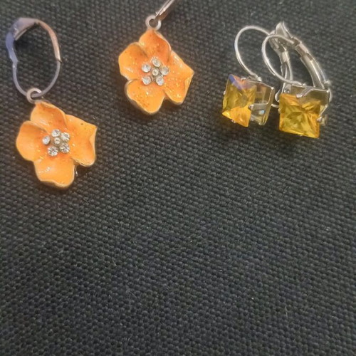 Earrings new, pack of 8 pairs multicolored