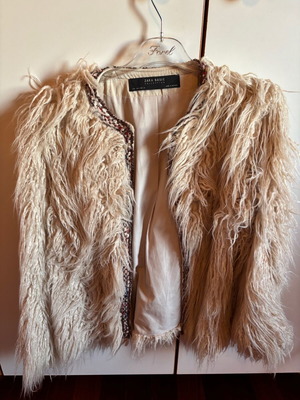 Zara beige fur jacket size Small like new