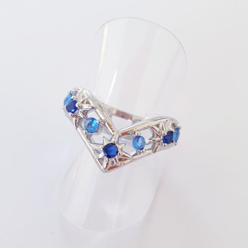 Silver 925 ring with blue zircon stones size 57 like new
