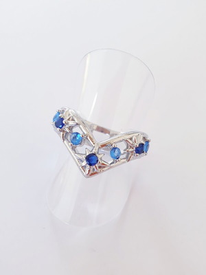 Silver 925 ring with blue zircon stones size 57 like new