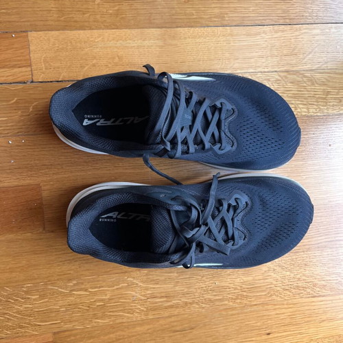 Altra Torin 8 athletic shoes like new, wide toe box, size 38.5, black