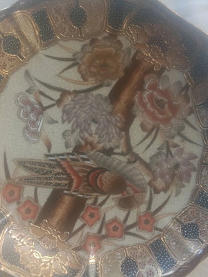 Decorative plate 22 cm with intricate design authentic Satsuma like new