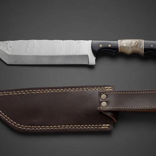 Damascus Handmade Knife 300+ Layers with Ram and Buffalo Horn Handle like new
