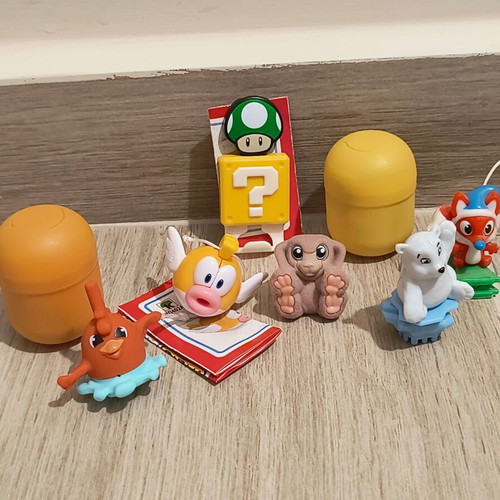 Kinder Surprise Figures and Frozen Gift New Pack