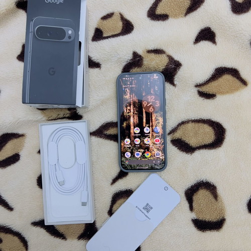 Google Pixel 9 Pro XL smartphone like new, 128GB, dual SIM, black