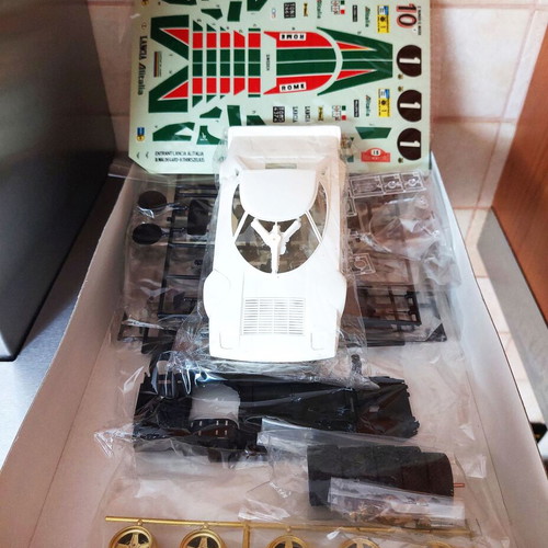 Fujimi Lancia Stratos HF 1976 1/20 Model Kit (Safari / Monte Carlo)
