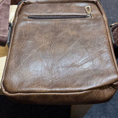 Jeep bag like new, brown with multiple pockets