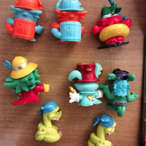 Piratix figures used, set of 8 without weapons