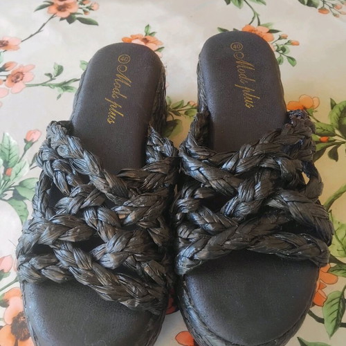 Knitted platforms like new, black, size 40