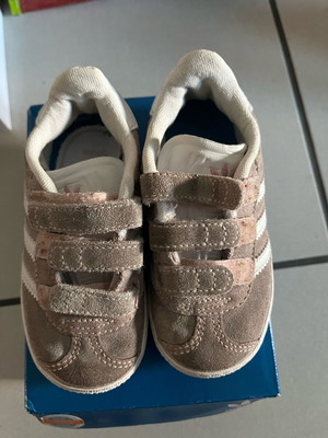 Gazelle girl’s shoes no. 24