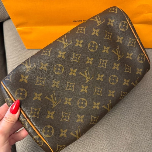 Louis Vuitton Monogram Canvas Dopp Kit toiletry bag used, beige brown