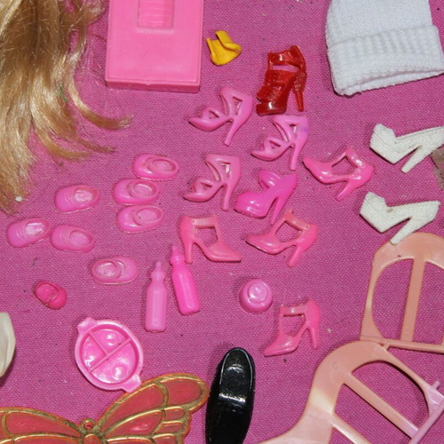 Dolls and small toys used, pack N11