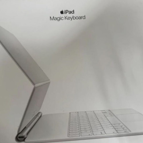 Apple Magic Keyboard 12.9 like new