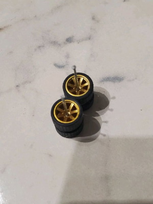Hot Wheels ρόδες καινούργιες, τετράδα