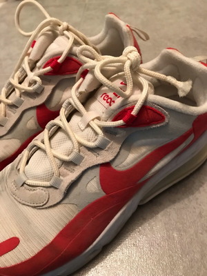 Nike Airmax 270 R like new, white and red, size 44