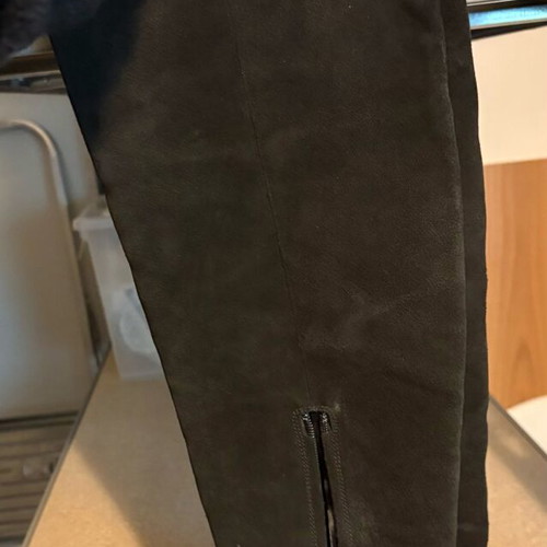 Black boots size 38 like new, leather and suede
