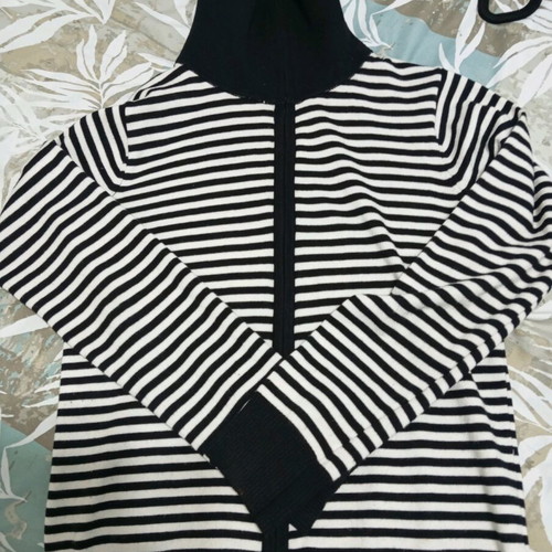 Acme women's cardigan like new, zip-up with turtleneck, black and white