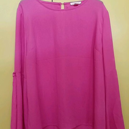 Amisu blouse like new, pink, size M with bell sleeve
