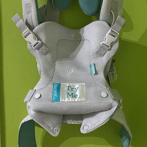 Infantino Flip Light & Airy baby carrier like new