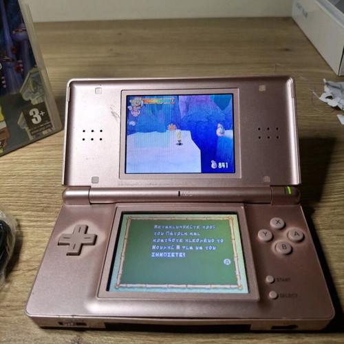 Nintendo DS Lite Metallic Rose used with SpongeBob game and charger