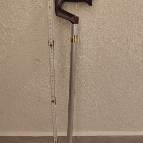 Adjustable aluminum walking cane with sturdy handle