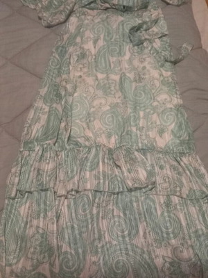 Women's skirt and top set like new, white and turquoise