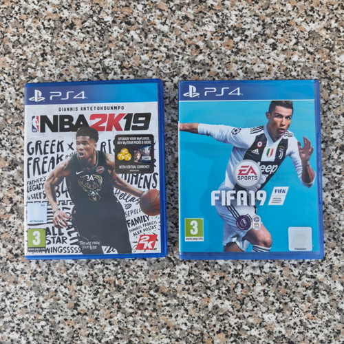 Sony PS4 Slim 500GB κονσόλα με 2 χειριστήρια και NBA 2K19, FIFA 19