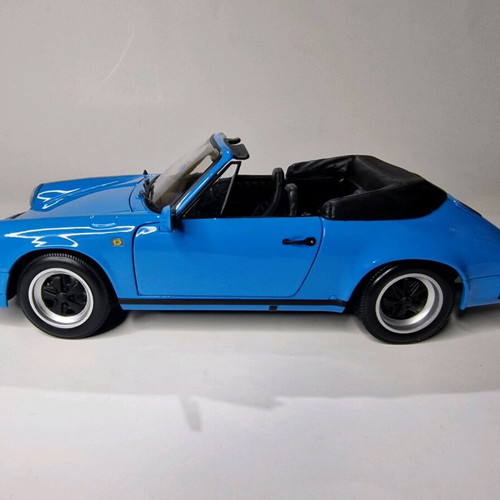 Minichamps Porsche Carrera 911 Cabriolet 1983 metal model scale 1:18 new