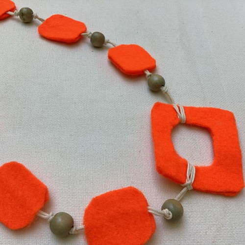 Handmade necklace with orange felt, statement jewelry APOPSIS like new