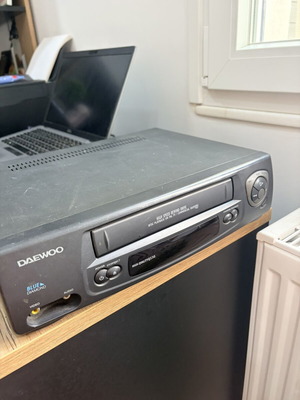 Daewoo VHS video μεταχειρισμένο, λειτουργικό αλλά χρειάζεται νέο idler