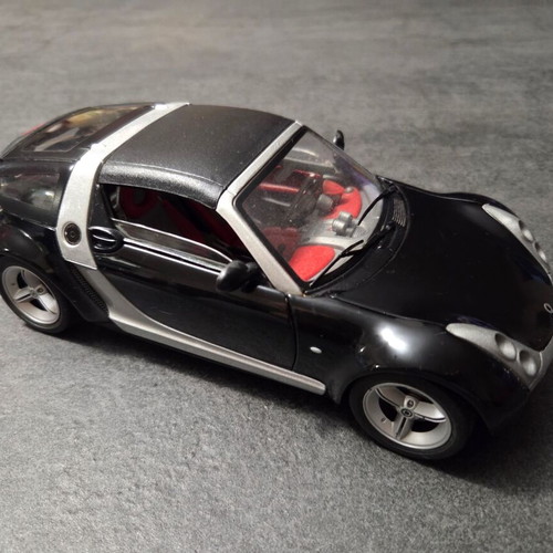 Burago Smart Roadster 2003 diecast metal model 1:18 used