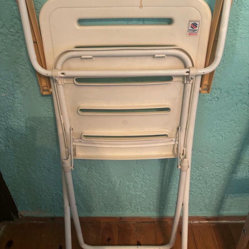 4 folding chairs