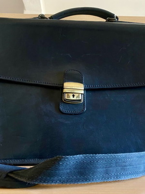 Leather briefcase like new, black