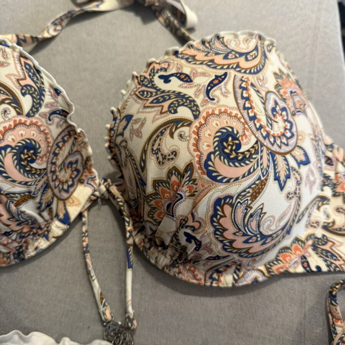 Bikini set H&M used, paisley design, size 80D top, large bottom