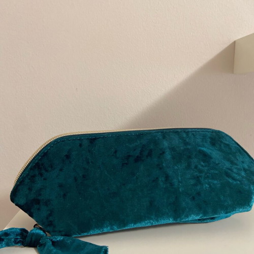 Helena Rubinstein toiletry bag new, velvet turquoise with gold details