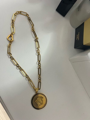 Necklace like new gold-colored