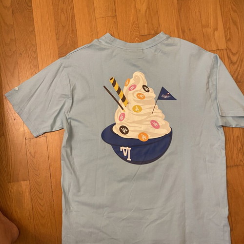 New Era T Shirt unisex, like new, ciel color, size L