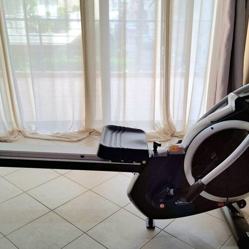 Viking R-1901 rowing machine like new with magnetic resistance