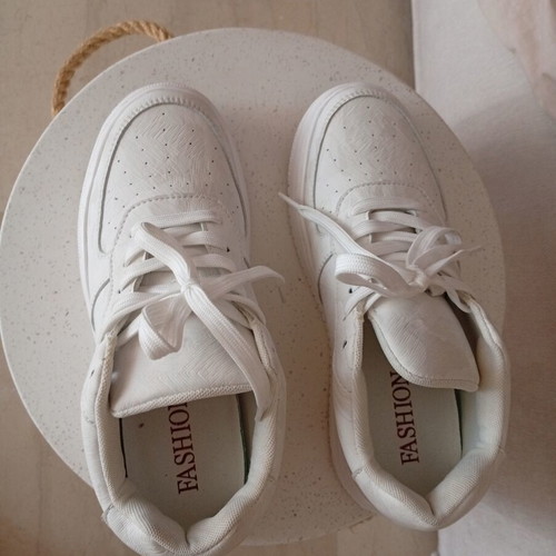Sneakers elevator with hidden wedge platform size 39 like new, white