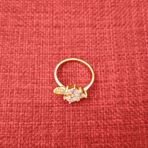 Ring with strass used, gold color