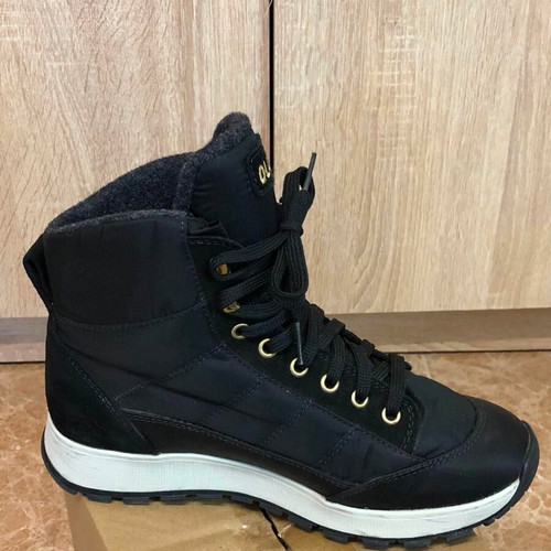 Olang women's snow boots like new, size 38, black and white