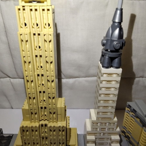 Lego 21028 Architecture New York City set used, 598 pieces without box or instructions